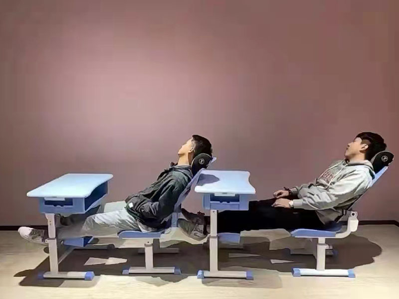 學生課桌椅